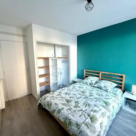 Apartment Au Pied Du Metro.