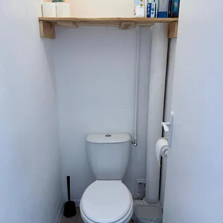 Apartment Au Pied Du Metro.